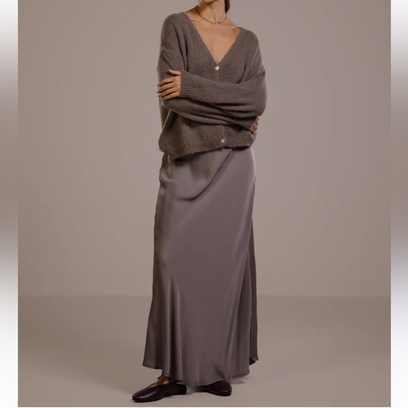 Jaki London Camilla Bias Cut Satin Maxi Skirt in Mink Size S/M - Picture 5 of 12